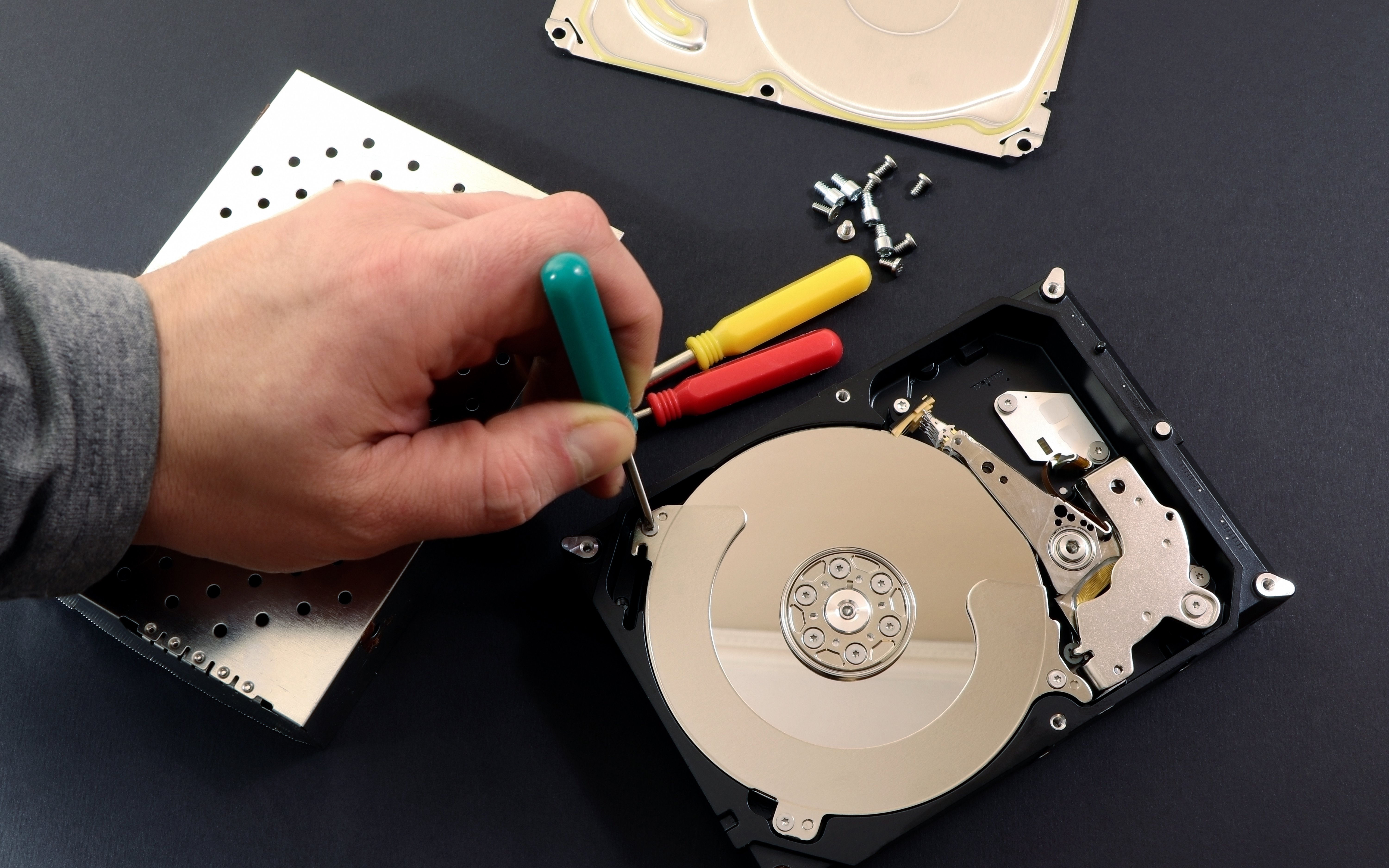 Prüfen Sie, ob Ihre Festplatte physisch beschädigt ist
Ersetzen Sie die Festplatte, wenn sie nicht mehr funktioniert oder stark beschädigt ist
