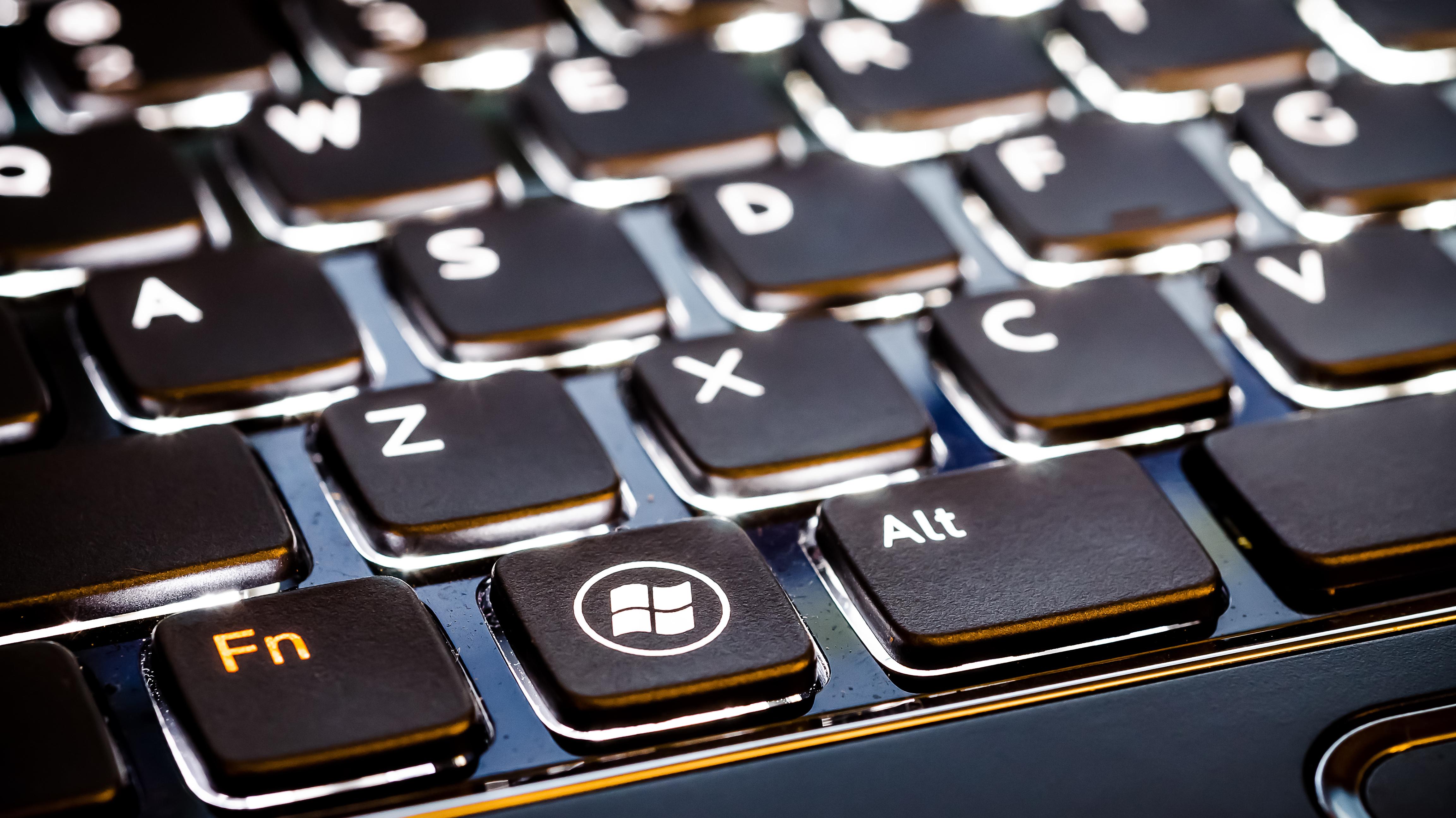 Überprüfen Sie Ihre Tastatur auf Sperrtasten
Stellen Sie sicher, dass keine der Tasten auf Ihrer Tastatur gesperrt ist