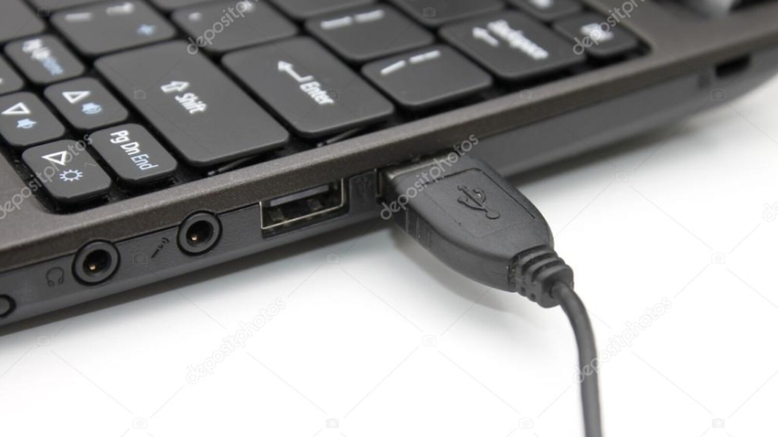 Verwenden Sie einen anderen USB-Port: Probieren Sie einen anderen USB-Port an Ihrem Computer aus, um sicherzustellen, dass der aktuelle Port nicht das Problem ist.
Überprüfen Sie den Computer: Stellen Sie sicher, dass der Computer das iPhone erkennt, indem Sie es an einen anderen Computer anschließen.